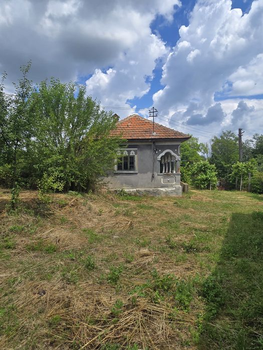 Teren  casă  si anexe