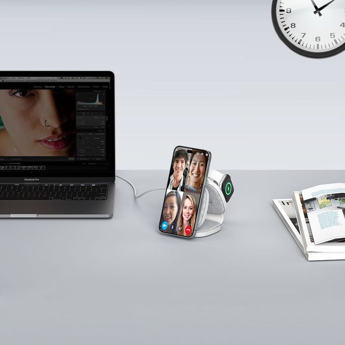 Сгъваемо безжично зарядно 3в1 с MagSafe от Tech Protect A32