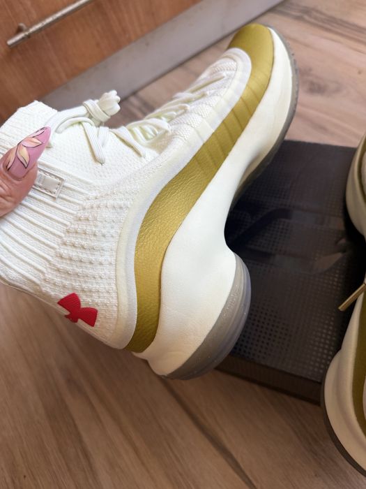 Оригинални нови маратонки Under Armour Curry 4 Retro! 44,5 н
