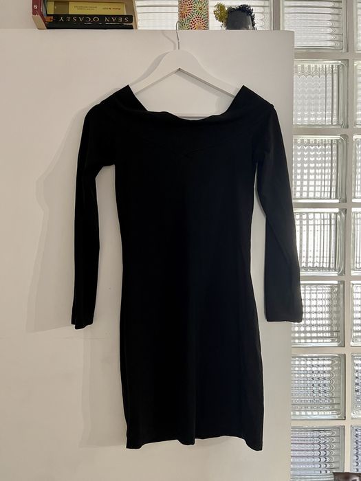 Rochie midi neagră Even&Odd pe umeri cu mâneci lungi S