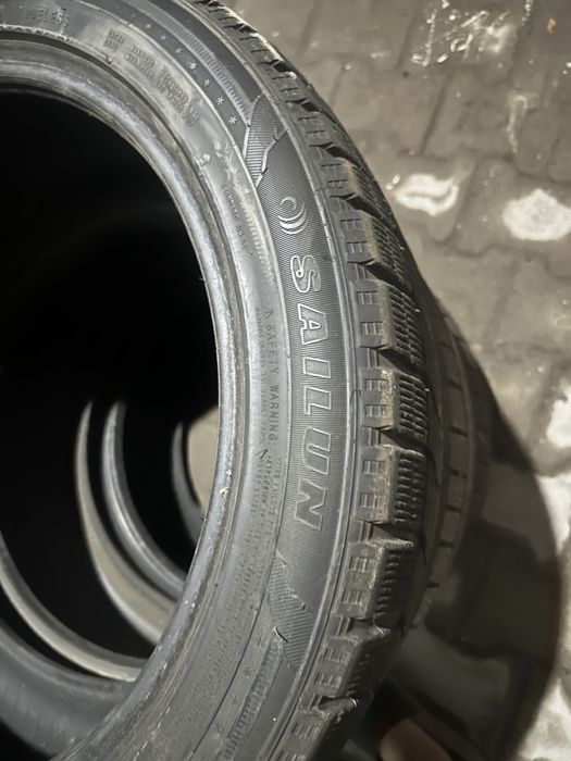 Шины зимние 235/45/18