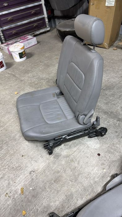 Сиденья на Лэнд крузер 100 третий ряд