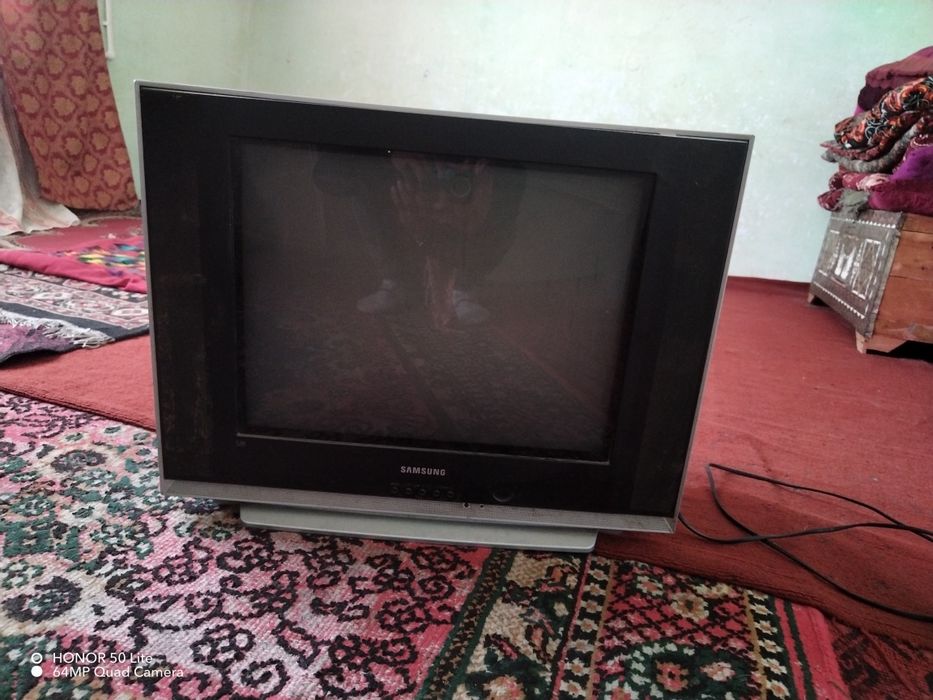 Televizor sotiladi ishlab turibdi  arzon narxlarda