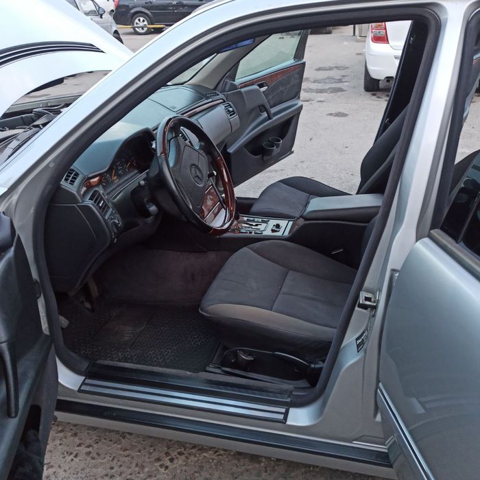 Mercedes Benz W210 E200