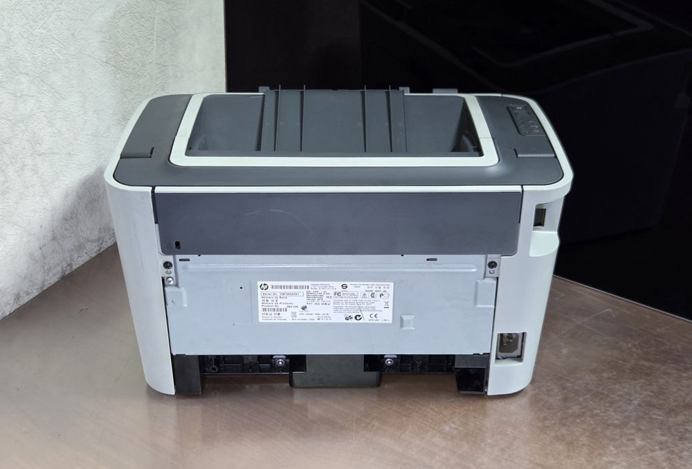 Продаю черно-белый лазерный принтер HP P1505