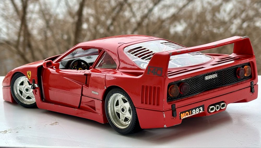 Machetă  Auto Ferrari F40  Bburago 1/18