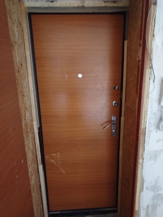 Продам Дверь, окно для ремонта