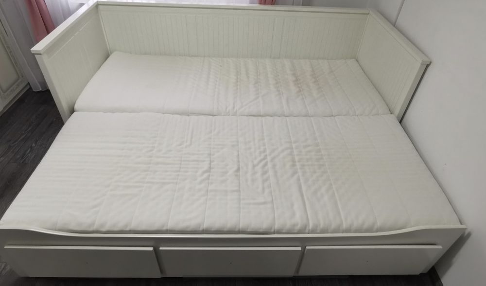 Vând canapea, pat de o persoană, pat dublu şi depozitare într-o singură piesă de mobilier!