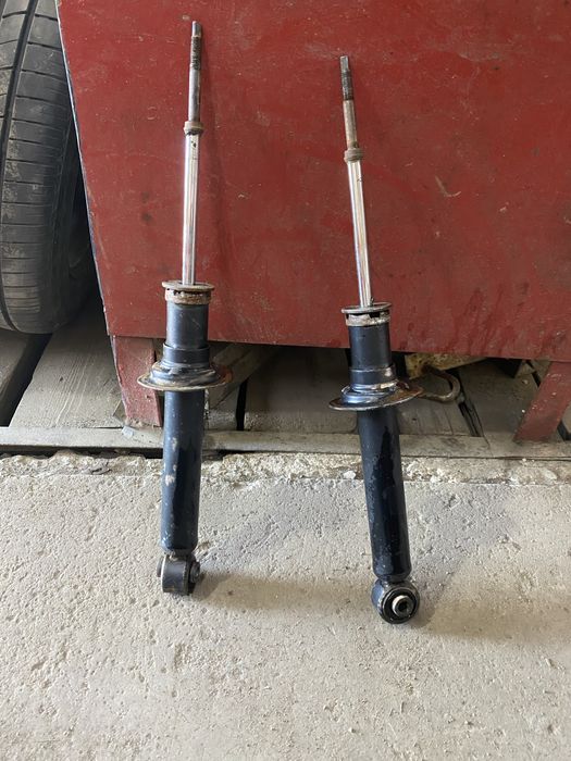 Продам стойки Nissam Maxima а33