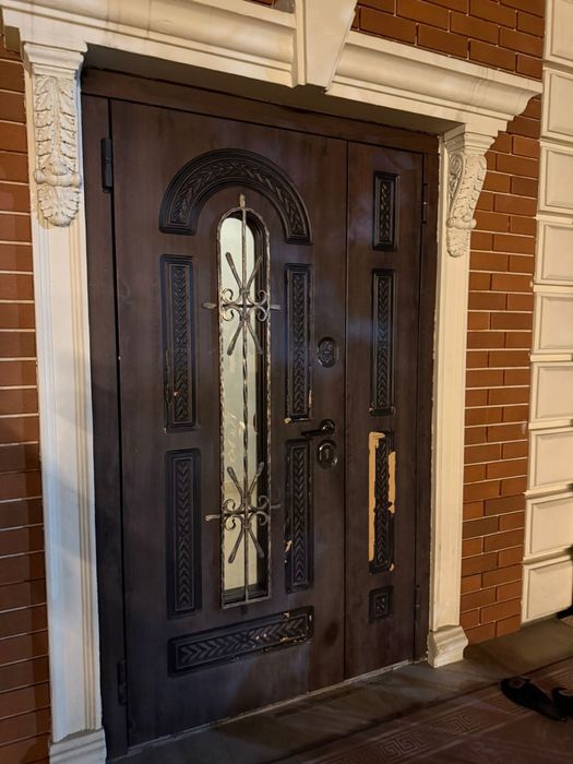 Продам входную дверь