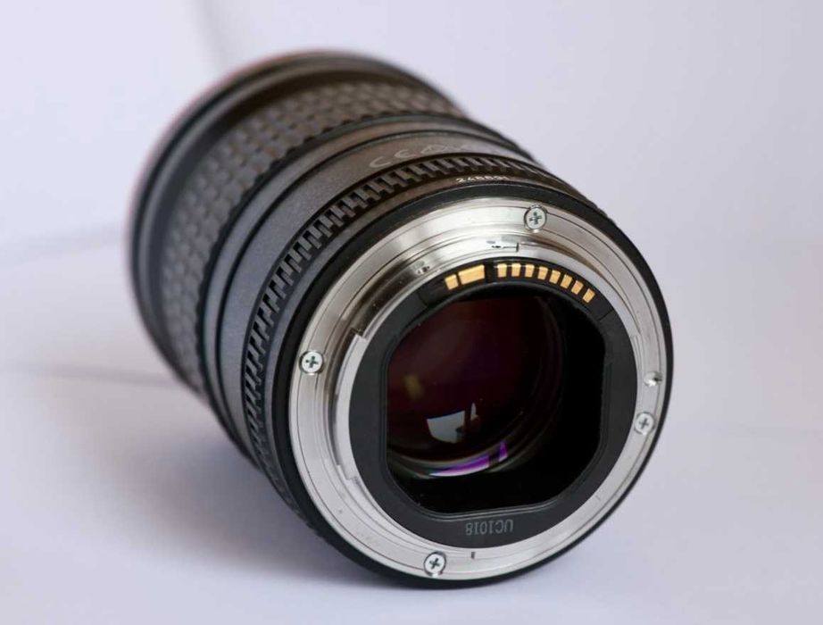 Canon EF 135mm f2 L USM impecabil + filtru Marumi UV + cutie