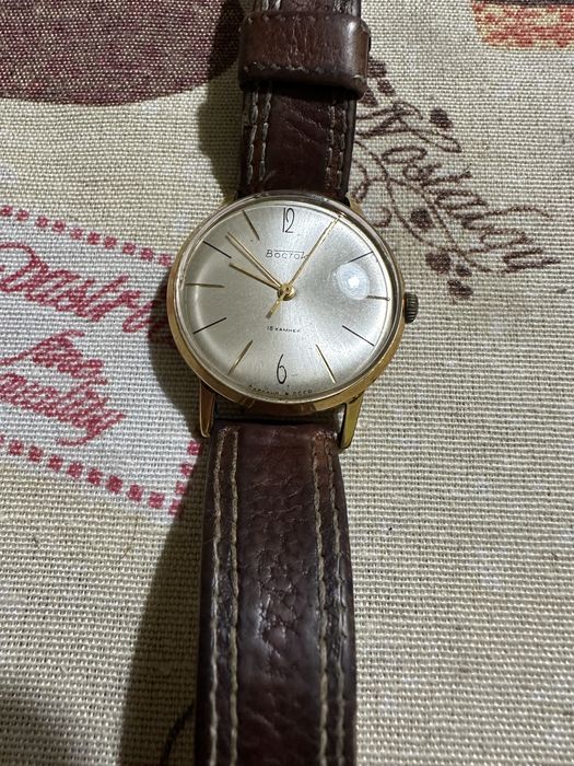 Руски позлатен часовник восток