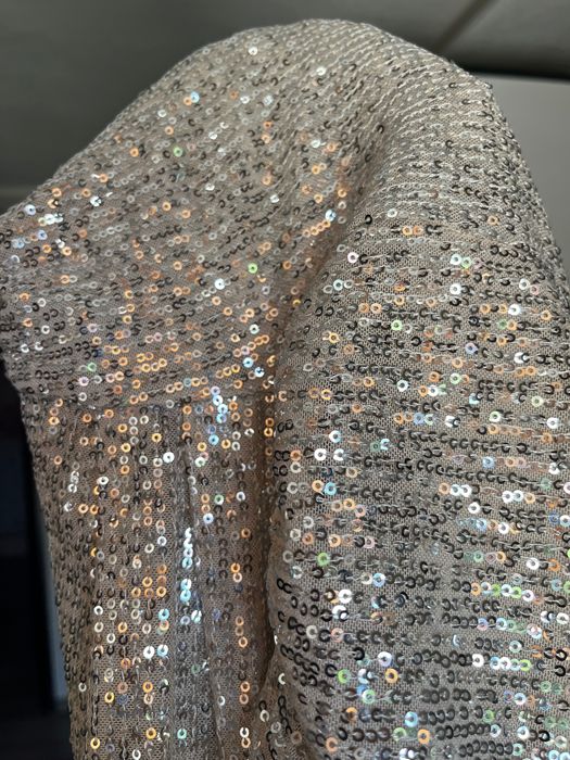 Къса и елегантна рокля за рокля за повод!