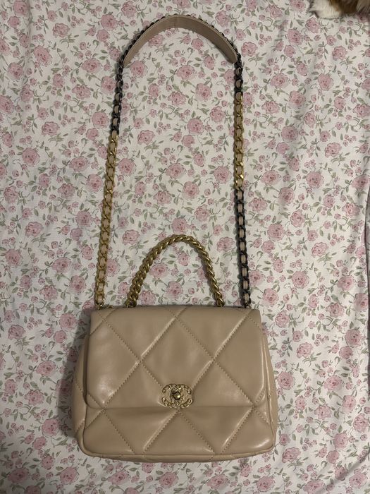 Сумка в стиле Chanel 19 Bag