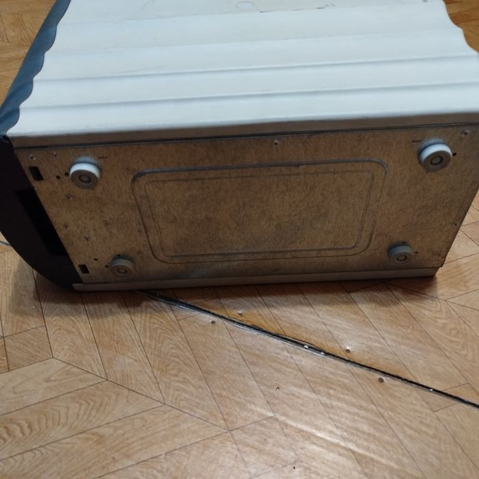 Корпус для компьютера ретро. Есть потертости