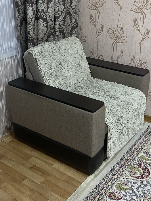 Кресло в отличном состоянии, раздвижное