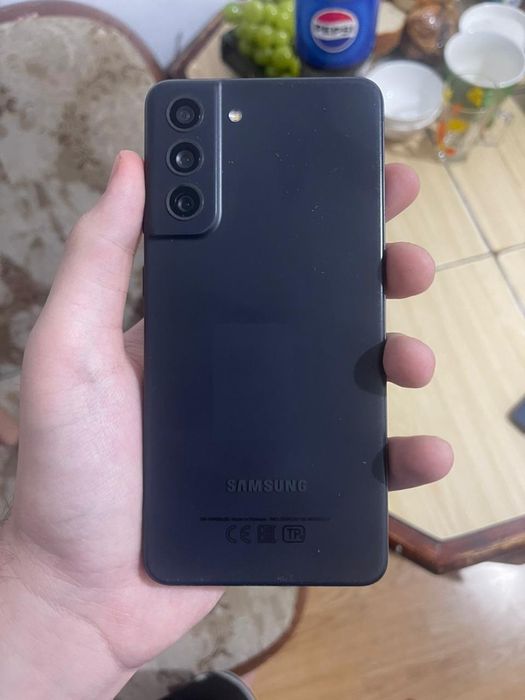 Samsung s21 FE новый