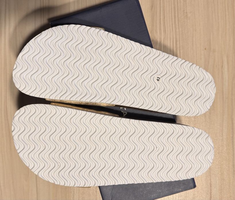 Tom Tailor Нови чехли 43