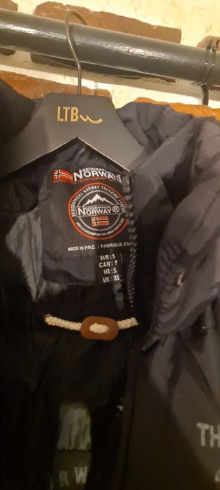 Vând geacă iarna Norway Geographical