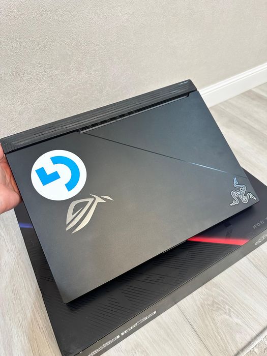 Игровой ноутбук ASUS ROG Strix