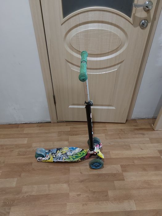 Продам детский самокат