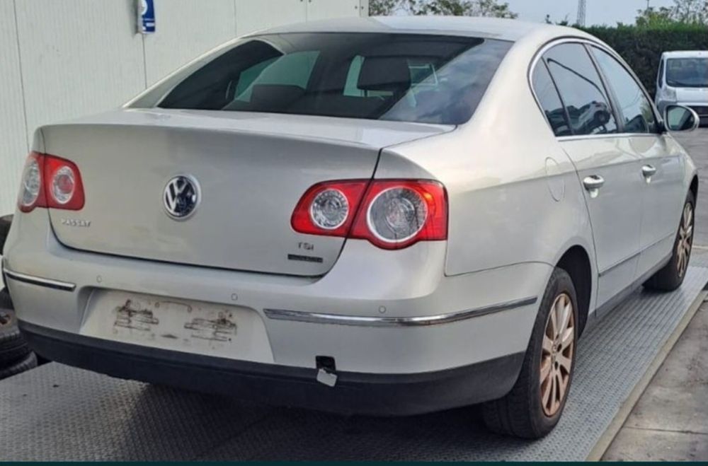 Dezmembrez vw passat b6