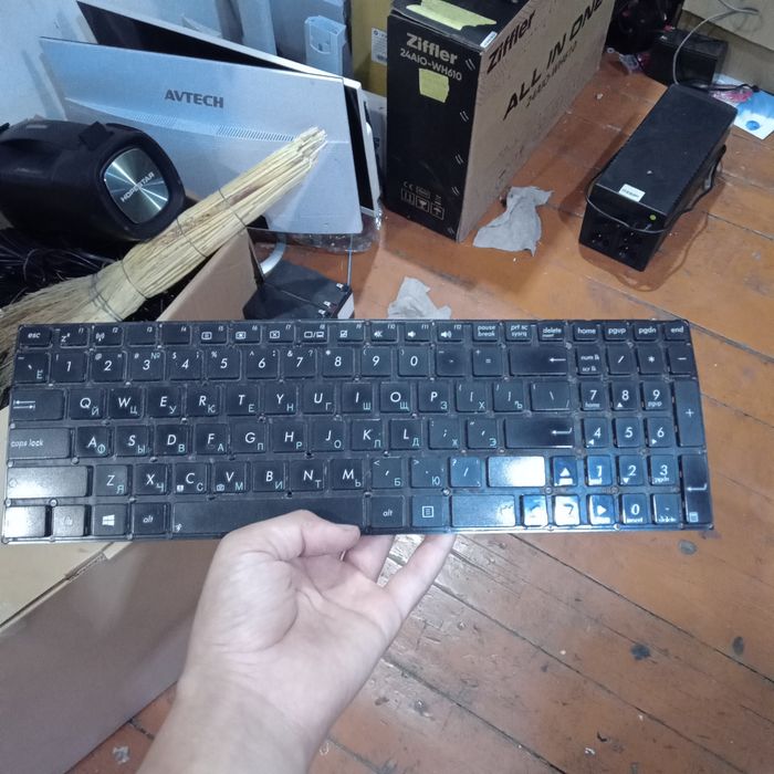 Asus notbuk klaveturasi