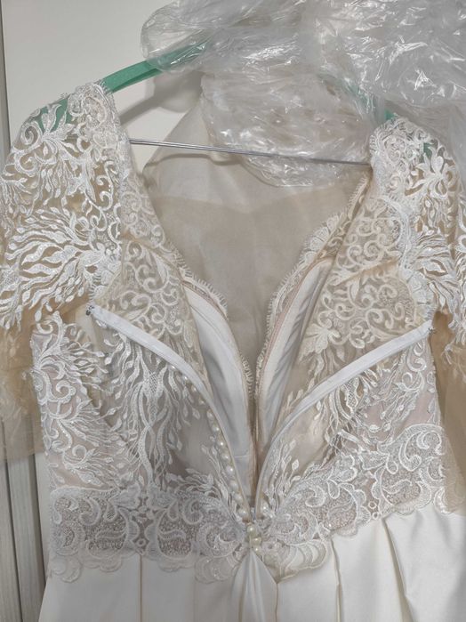 Rochie de mireasa ,o vand urgent