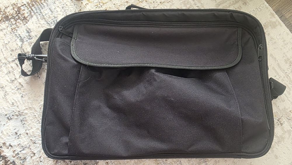 Лаптоп HP+ чанта