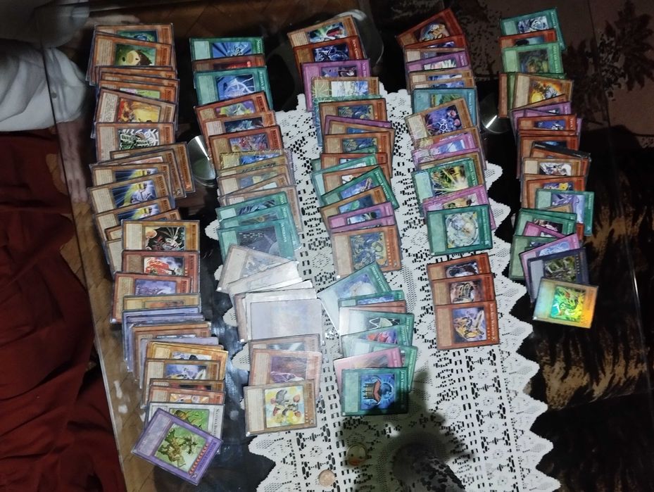 Продавам карти Yu-Gi-Oh неоригинални 2000+