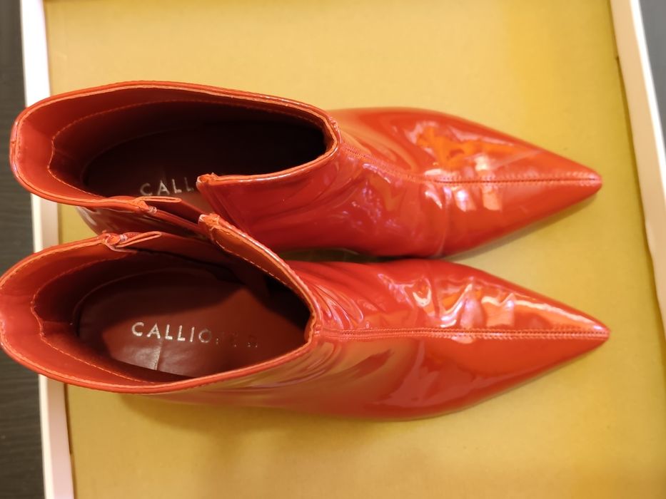 Офицялни  затворени обувки лачени