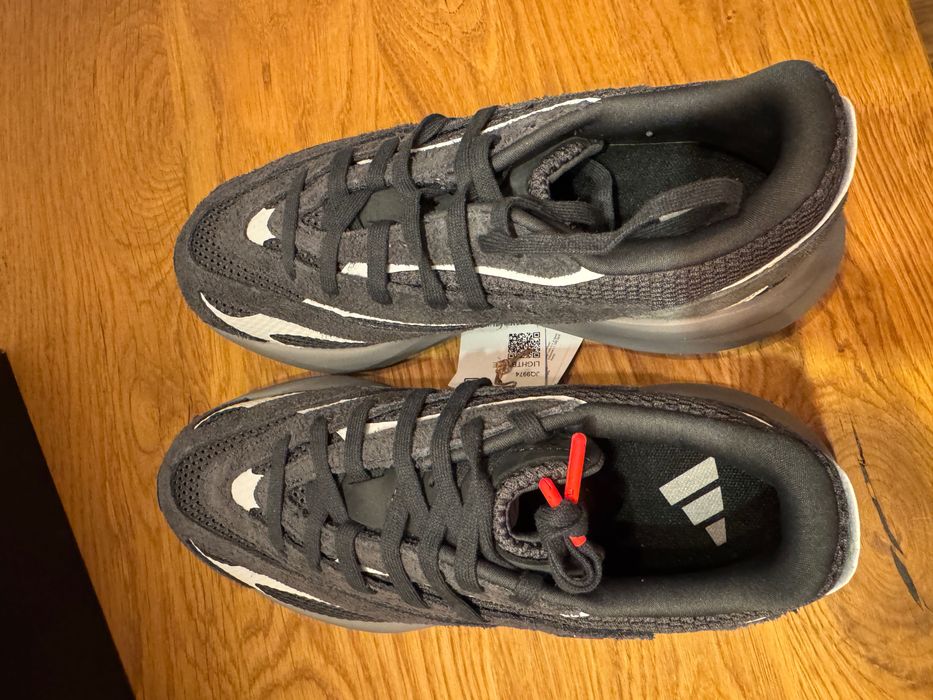 Adidas нови,оригинални дамски маратонки 38 38.5