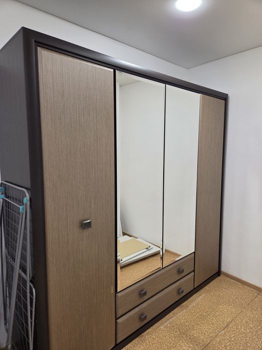 Продам шкаф распашной