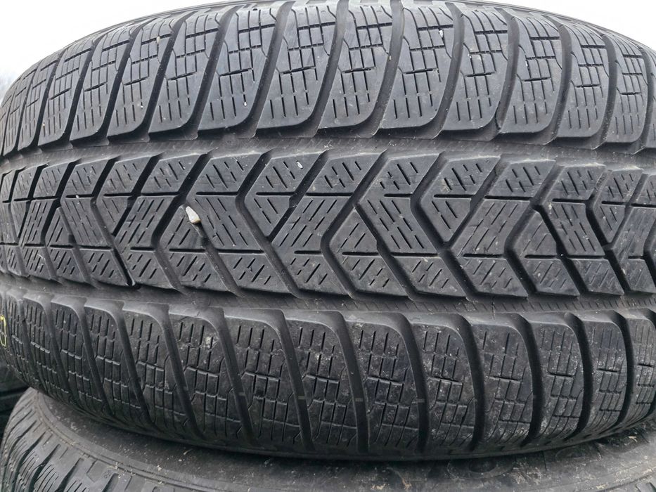 2бр Зимни гуми 255 50 19 - Pirelli Runflat