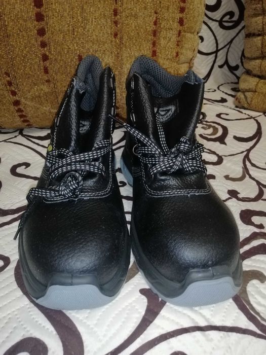 Работни обувки - чисто нови