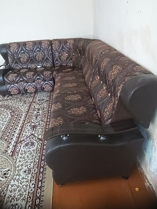 Уголок+стол+гилам