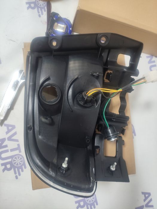 Задний фонарь Карина седан