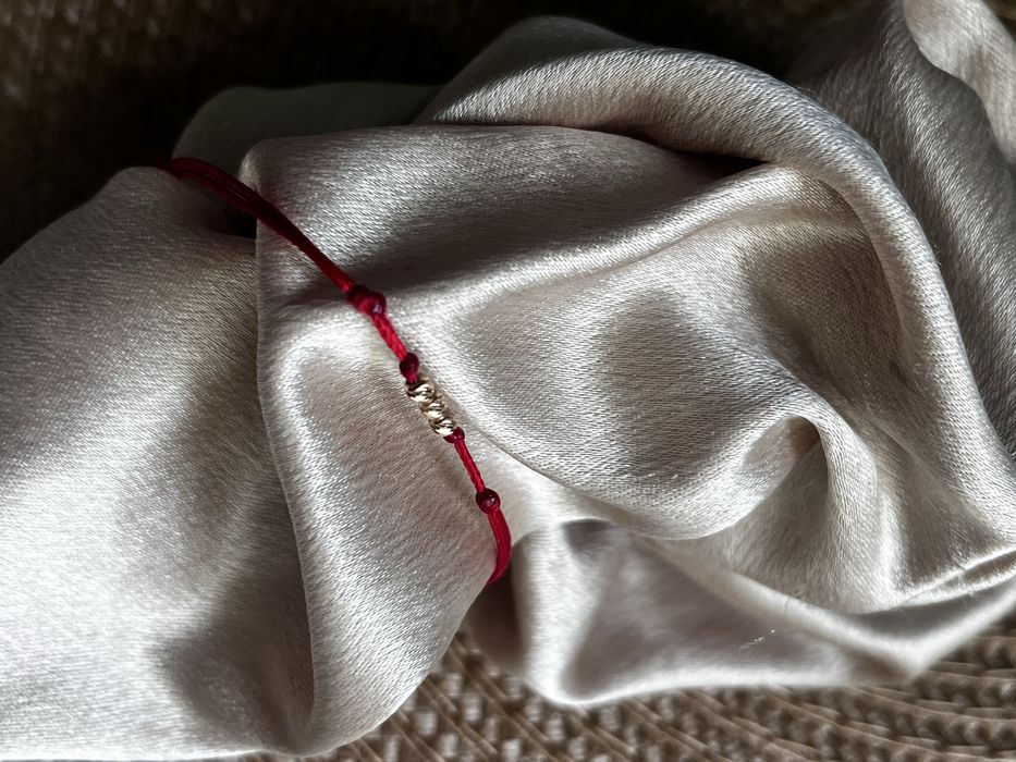 Червен конец с злато 14К