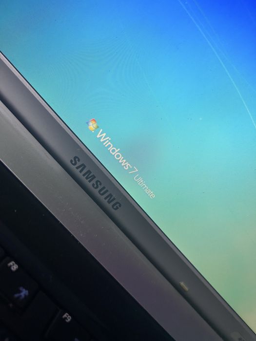 Laptop SAMSUNG e730