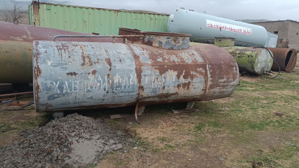 Бензавоз вадавоз ёмкостлар сотилади