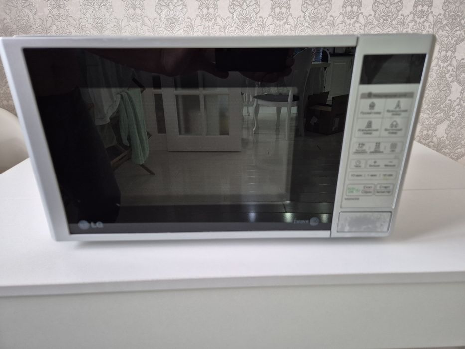 Продается микроволнова печь