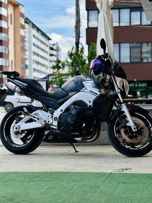 Suzuki. GSR. 600