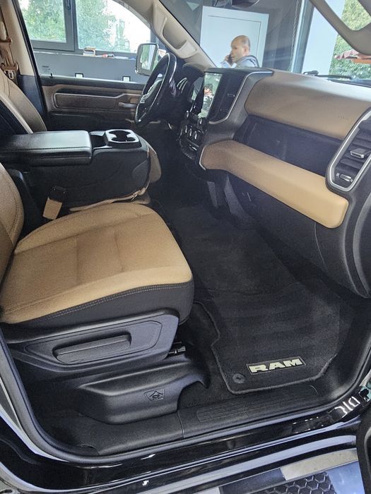 Vand Dodge Ram autoutilitara   3.6 intr o stare impecabila  din toate punctele de vedere