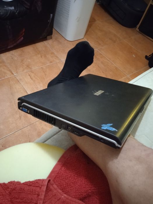 Лаптоп Тошиба  2гб рам