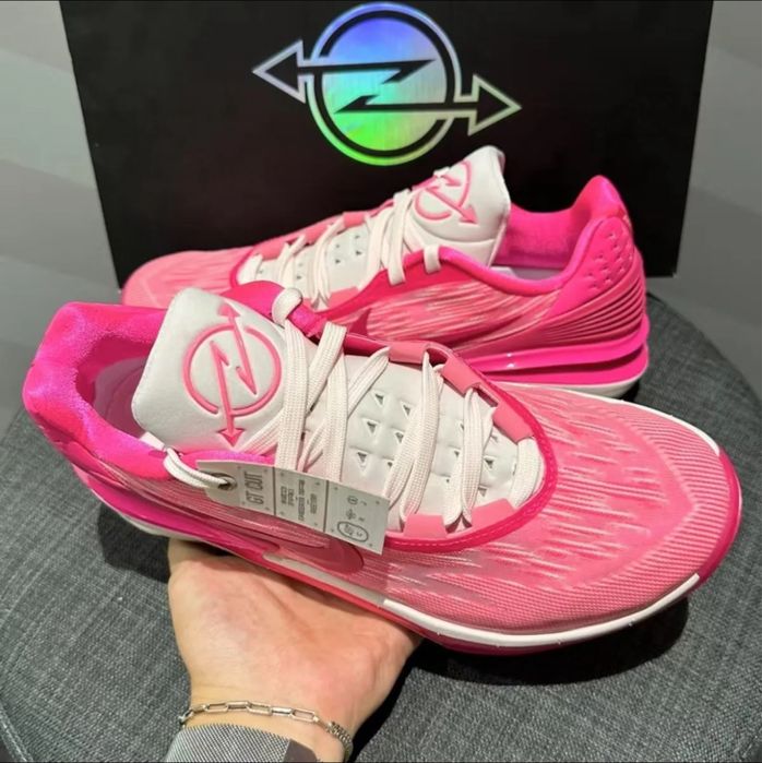 “Nike Air zoom, GT cut2”