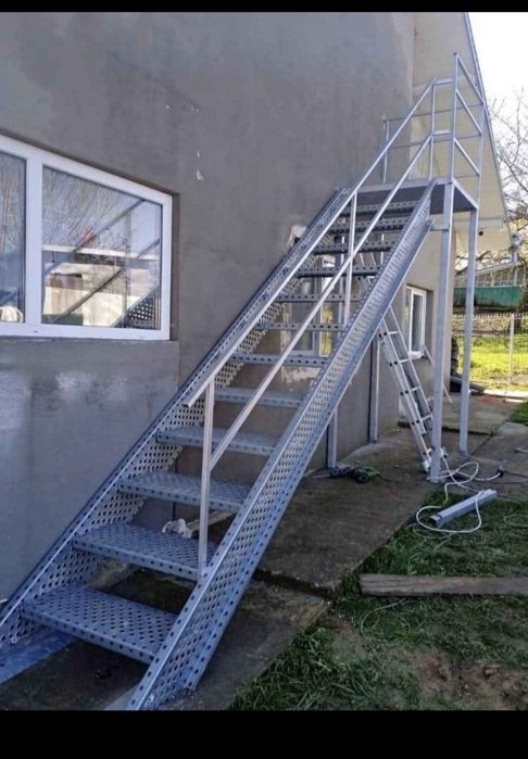 Scări ximcate galvanizate