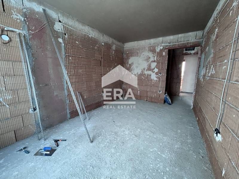 Продава се Тристаен апартамент в Варна, Възраждане 1 - 104 кв.м за 1635 €/кв.м - Снимка #3