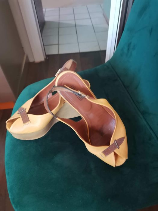 Продавам дамски обувки