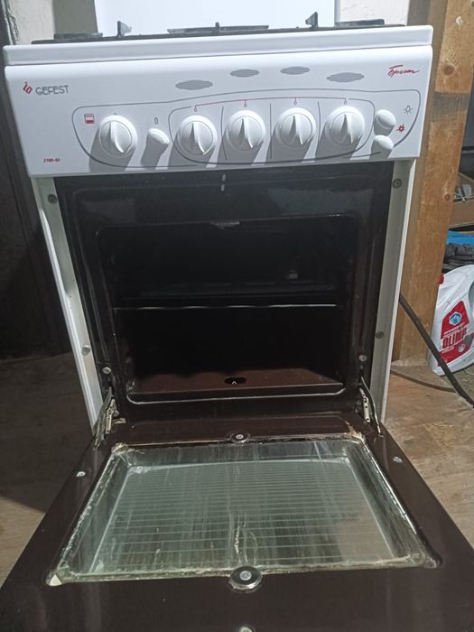 Продам газ плиту Гефес