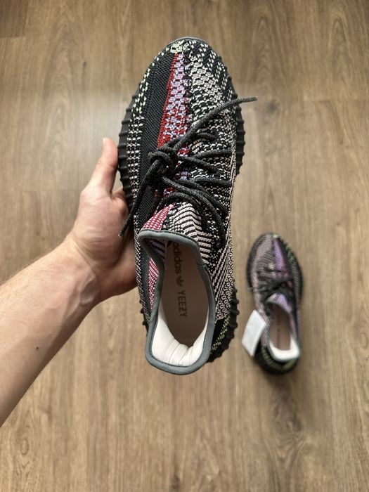 Yeezy 350 v2 de vanzare